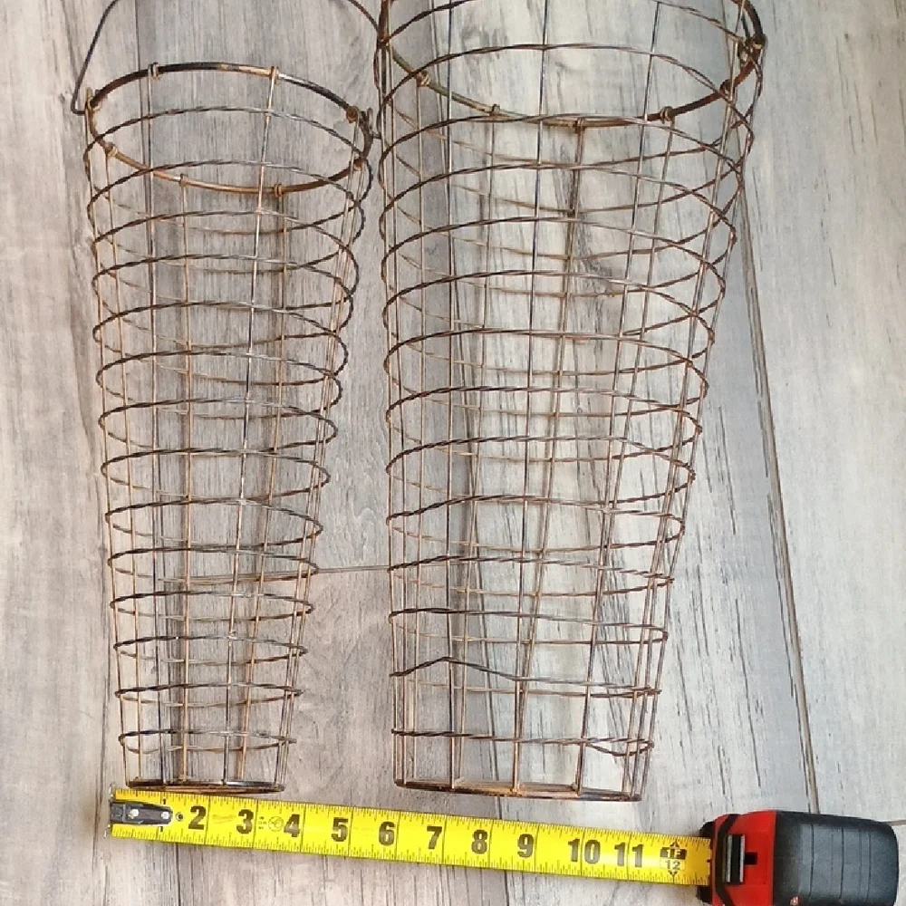 Brown Wire Basket Set with Geometric Design